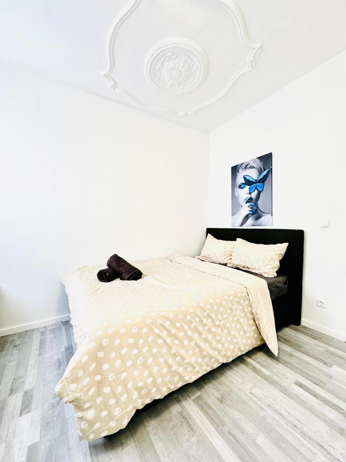 וינה Very Spacious Apartment For Up To 7P With Great Location מראה חיצוני תמונה